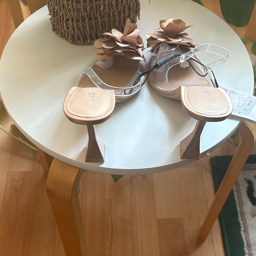 Zara Women's Beige Floral Heels - Picture 5 of 6